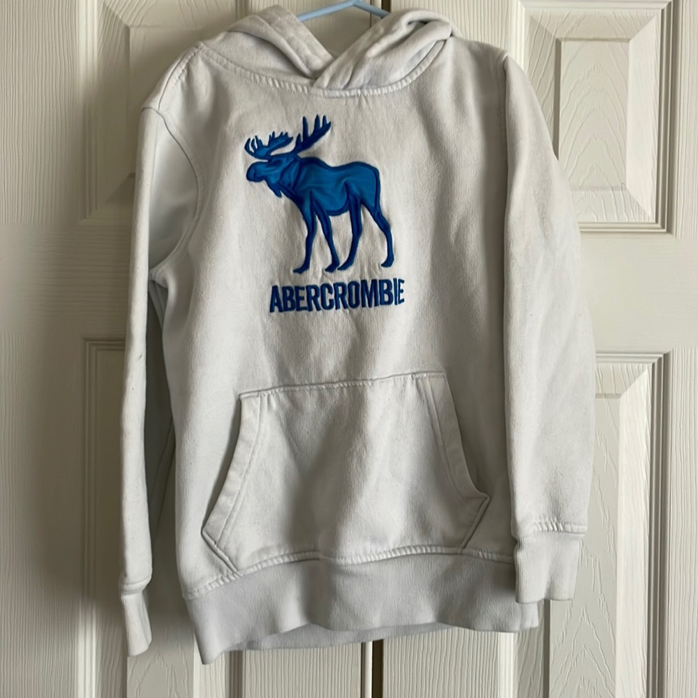 Good used condition. White Abercrombie hoodie. Boys sz. 7/8